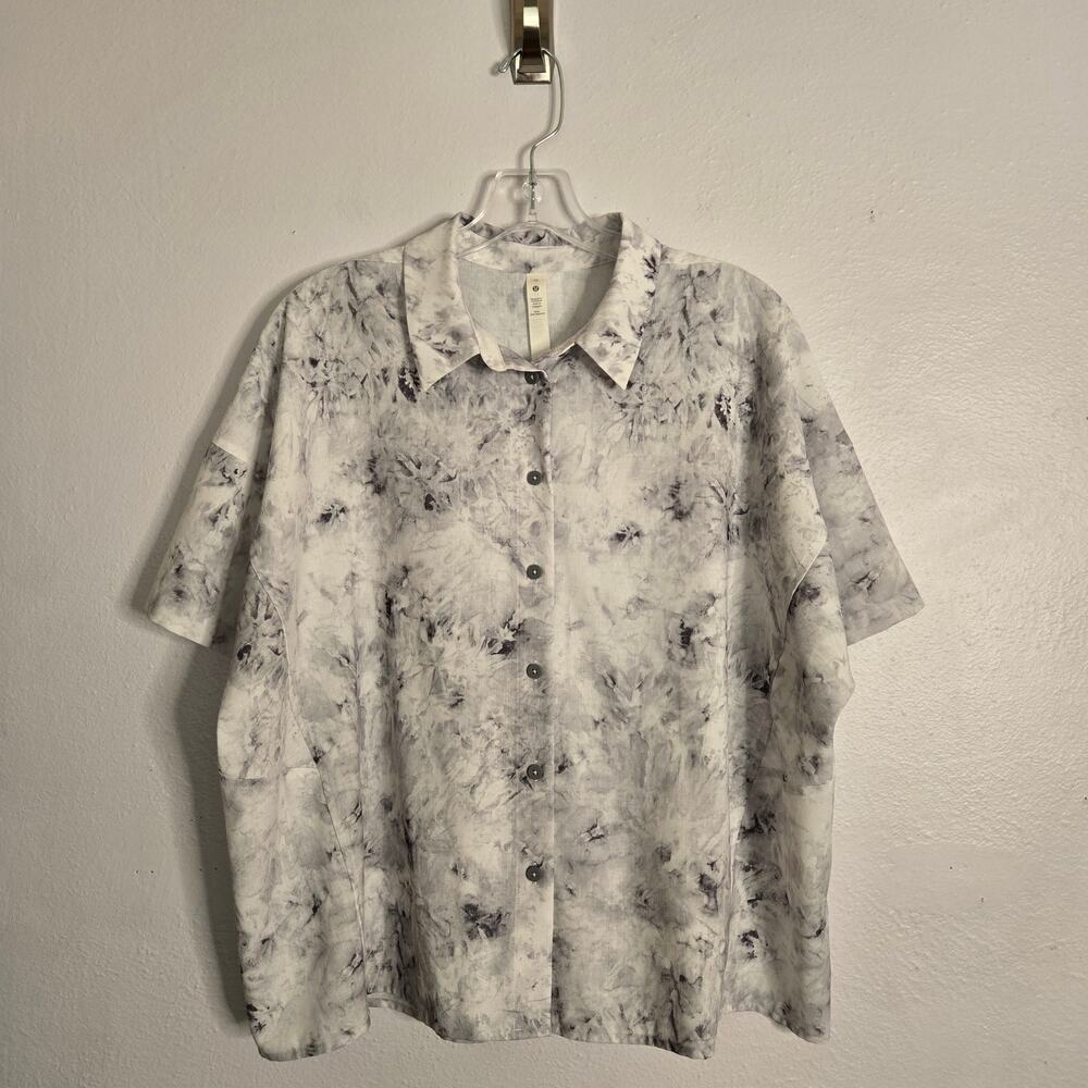 Athleisure Active Short Sleeve Button Up Shirt Gray 10 Lululemon Full Day Ahead